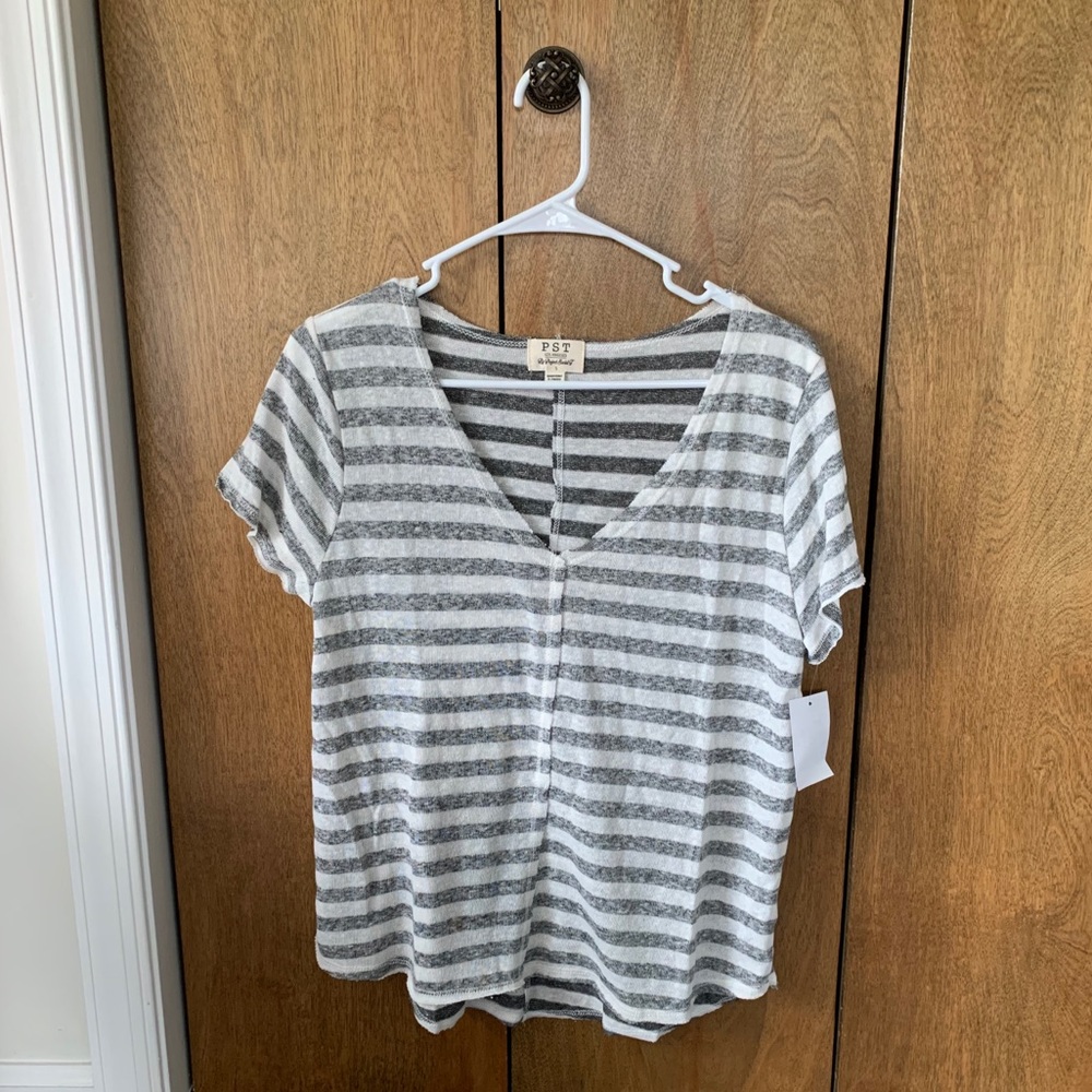 NWT UO Project Social T Knit V Neck Tee